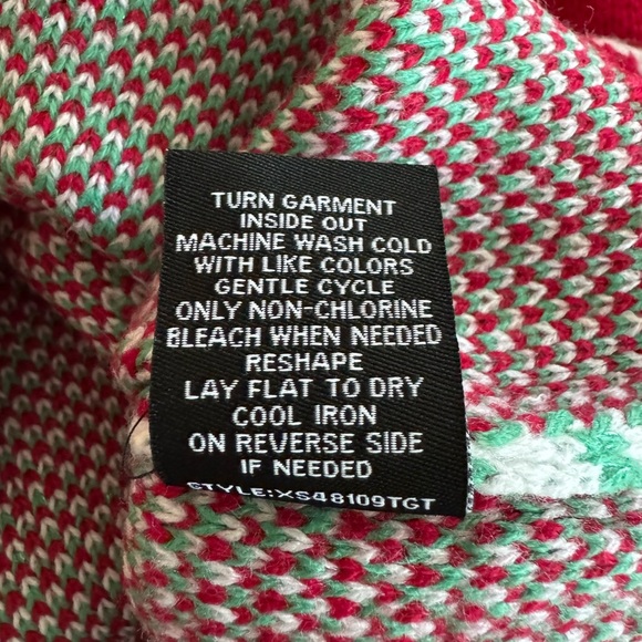 33 Degrees Christmas Tree Print Red Green Oversized Festive Sweater Size Medium - Picture 9 of 10